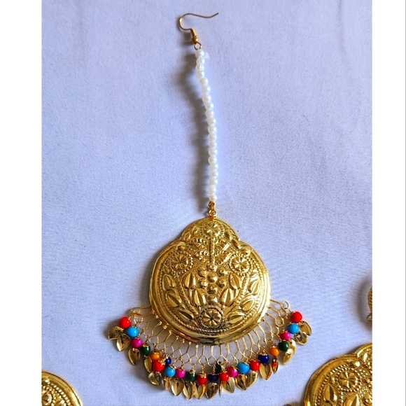 Indian Jewellery Set - Picture 3 of 3